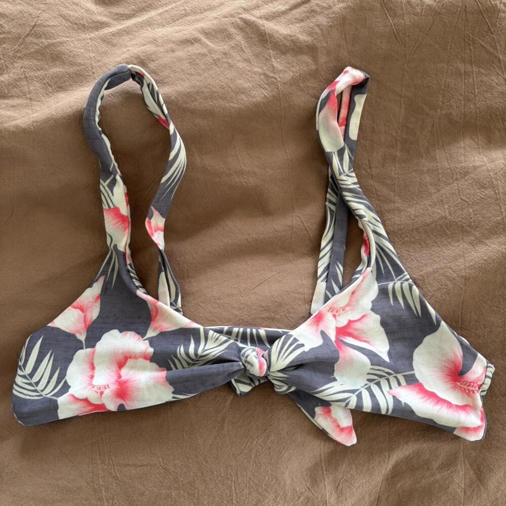Stone Fox Swim Pink and blue floral bikini top
